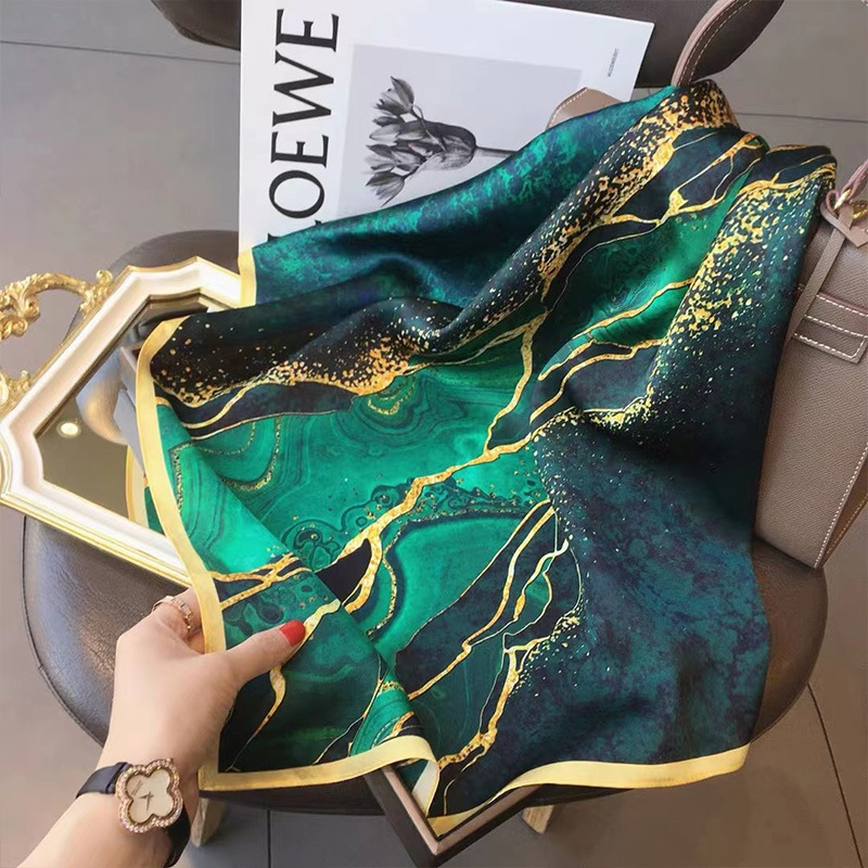 Scarf Silk Square - 70x70 cm Sciarpa da donna Sensazione