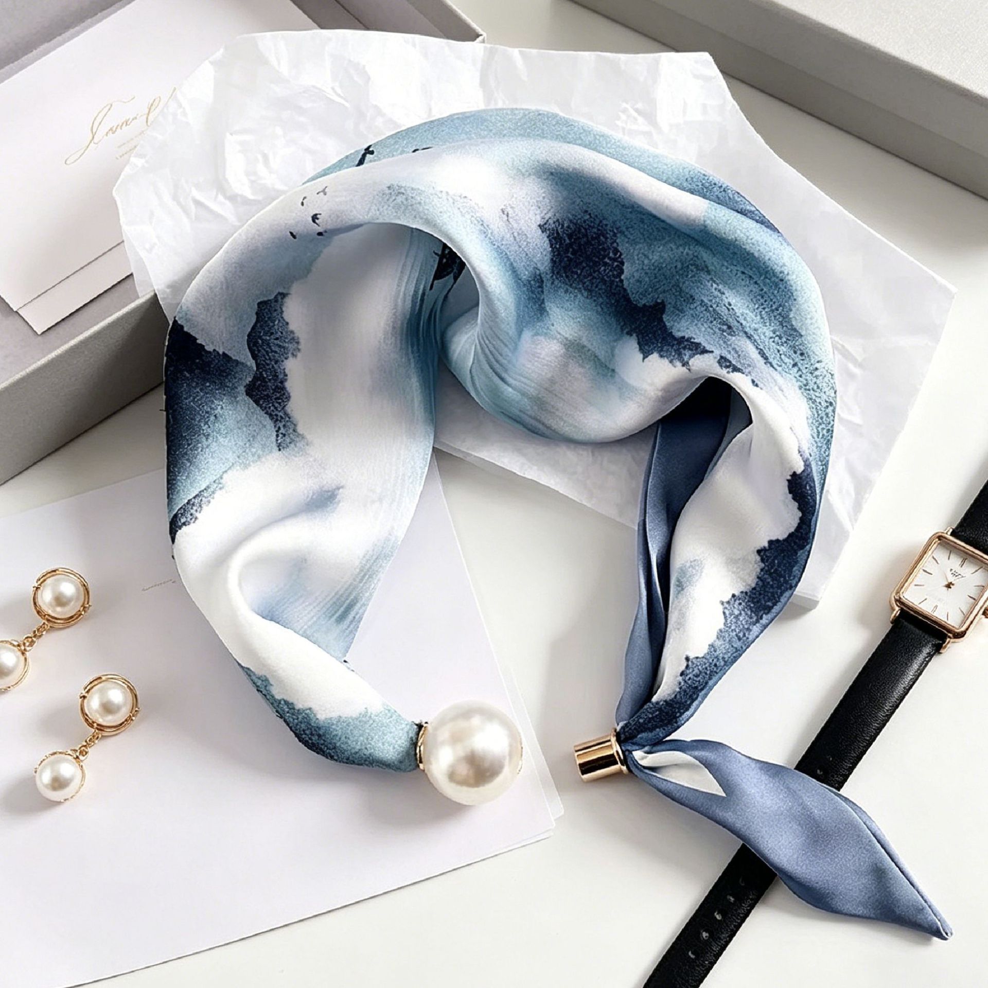Nuova Sciarpa con Stampa Paisl - Ascot Neck Scarf recensione e prezzo